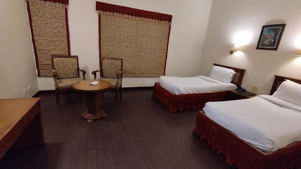 Hotel Sepal Bathinda Zewnętrze zdjęcie